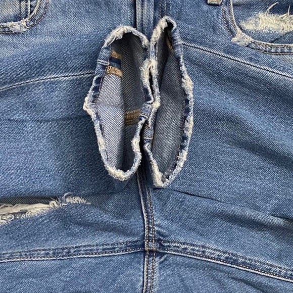 American Eagle Mom Jean High Rise Tapered Leg Distressed Jean Rigid Denim 4 - Picture 13 of 15